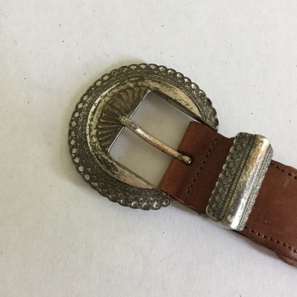 🟢BRIGHTON Brown Leather Silver Concho Belt Size S - Picture 6 of 7